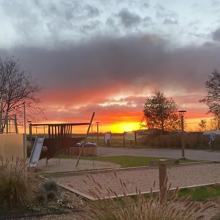 Luxe Vakantielodge In Aan Zee