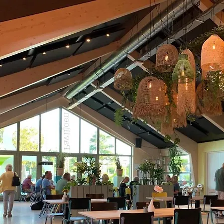 Luxe Vakantielodge In Aan Zee *